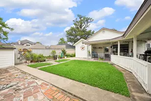 1249 Du Barry Ln, Houston, TX 77018 - Photo 10