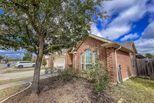 18126 Golden Falls Ln, Spring, TX 77379 - Photo 2
