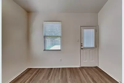 10016 Sterling Place Drive, Conroe, TX 77303 - Photo 4