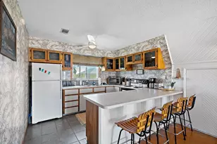 16610 Nassau Way, Galveston, TX 77554 - Photo 2
