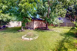 939 Milam St, Liberty, TX 77575 - Photo 2