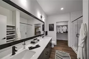 10421 Deerwood Rd, Houston, TX 77042 - Photo 6