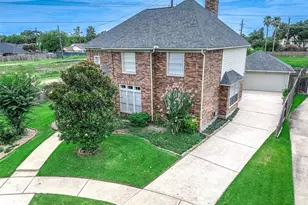 13238 Aspen Bough Cir, Houston, TX 77065 - Photo 2