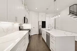 111 E 33 St, Houston, TX 77018 - Photo 10