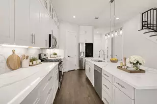 111 E 33 St, Houston, TX 77018 - Photo 10