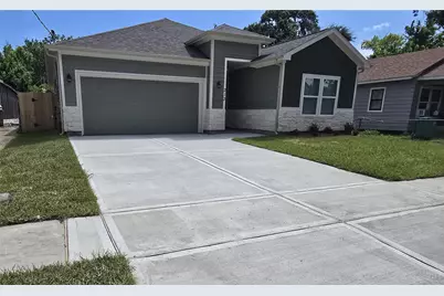 213 Adoue Avenue, Baytown, TX 77520 - Photo 2