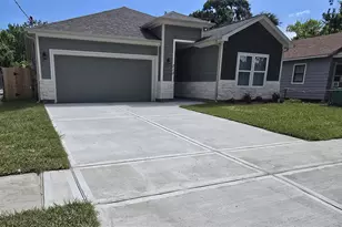 213 Adoue Ave, Baytown, TX 77520 - Photo 2