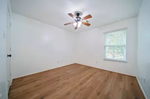 123 N Villa Oaks Dr, The Woodlands, TX 77382 - Photo 12