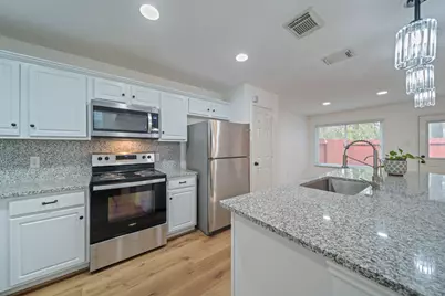 123 N Villa Oaks Drive, The Woodlands, TX 77382 - Photo 6