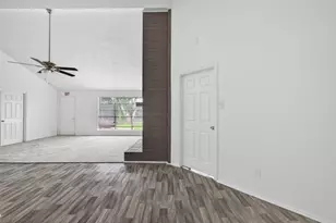 8203 Lone Quail Dr, Houston, TX 77489 - Photo 12