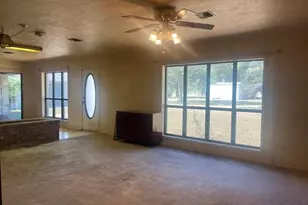 425 Margaret St, El Campo, TX 77437 - Photo 8