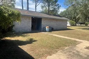 425 Margaret St, El Campo, TX 77437 - Photo 16
