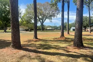 425 Margaret St, El Campo, TX 77437 - Photo 22