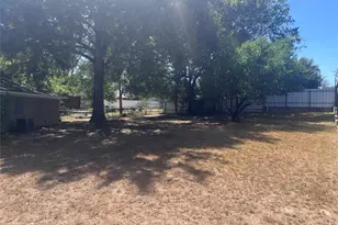 211 Scott Ct, Brenham, TX 77833 - Photo 12