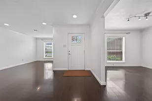 6502 River Bluff Dr, Houston, TX 77085 - Photo 2