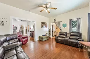2012 31st St, Galveston, TX 77550 - Photo 8