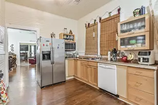 2012 31st St, Galveston, TX 77550 - Photo 12