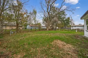 5833 Southlea St, Houston, TX 77033 - Photo 40