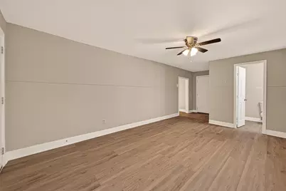 5833 Southlea Street, Houston, TX 77033 - Photo 22