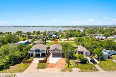 1226 9th St, San Leon, TX 77539 - Photo 4