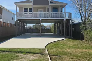 1226 9th St, San Leon, TX 77539 - Photo 2