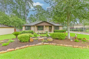 252 Springs Edge Dr, Montgomery, TX 77356 - Photo 2