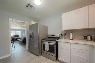 1803 Bayou Homes Dr, Galveston, TX 77551 - Photo 10