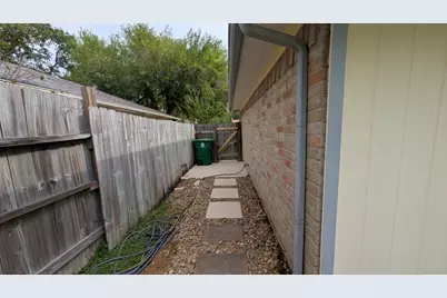 7706 Winter Glen Lane, Houston, TX 77072 - Photo 34