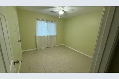 7706 Winter Glen Lane, Houston, TX 77072 - Photo 10
