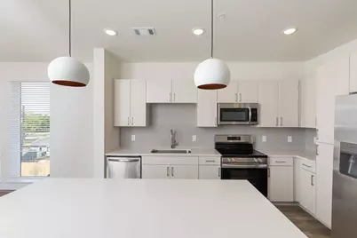 1690 North Loop #326, Houston, TX 77009 - Photo 8