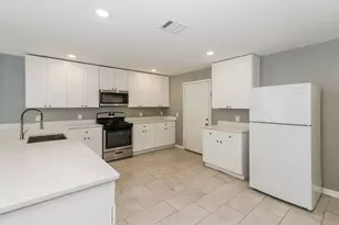 11215 Munn St, Houston, TX 77029 - Photo 8