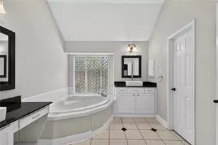 411 Bridge Crest Blvd, Houston, TX 77082 - Photo 20