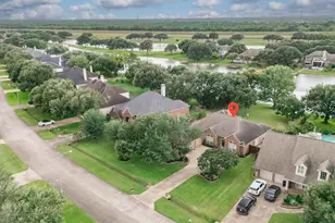 411 Bridge Crest Blvd, Houston, TX 77082 - Photo 2