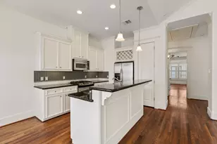 1042 W 25th St, Houston, TX 77008 - Photo 10