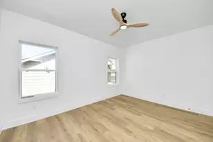 5030 Mallow St, Houston, TX 77033 - Photo 22