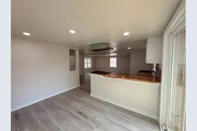 912 E 20th Street, Georgetown, TX 78626 - Photo 2