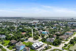 715 Clear Lake Rd, Clear Lake Shores, TX 77565 - Photo 1