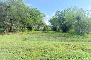 507 E Ward St, Refugio, TX 78377 - Photo 1
