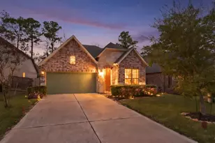 135 Winged Elm Ct, Willis, TX 77318 - Photo 2