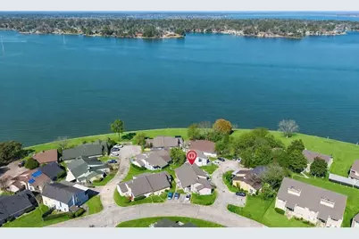 17 April Point Drive N, Conroe, TX 77356 - Photo 2