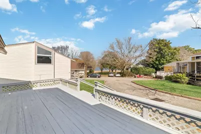 17 April Point Drive N, Conroe, TX 77356 - Photo 4