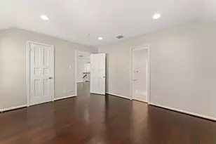219 Big Hollow Ln, Houston, TX 77042 - Photo 36