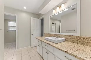 219 Big Hollow Ln, Houston, TX 77042 - Photo 40