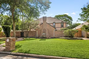 219 Big Hollow Ln, Houston, TX 77042 - Photo 46