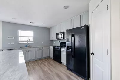 18102 Clayton Bluff Lane, Cypress, TX 77433 - Photo 16