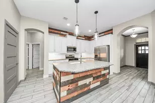 211 Pleasant Hl Wy, Conroe, TX 77304 - Photo 10