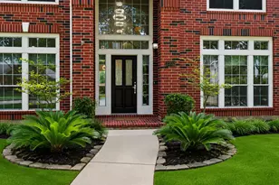 2302 Upland Park Dr, Sugar Land, TX 77479 - Photo 2