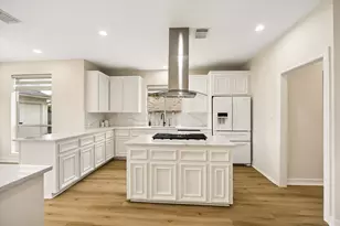 2302 Upland Park Dr, Sugar Land, TX 77479 - Photo 6