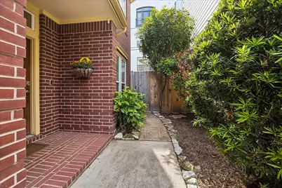 1224 Crocker Street, Houston, TX 77019 - Photo 2