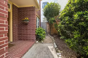 1224 Crocker St, Houston, TX 77019 - Photo 2